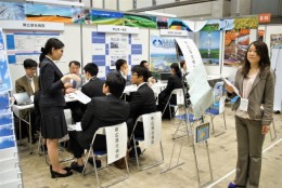 医学生向けに就職セミナー
