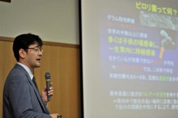 ピロリ菌は早く除去を　市学校保健会講演会